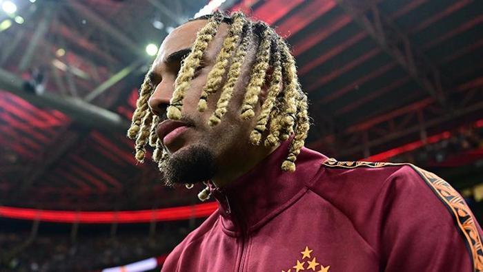 RAMS PARK'TA İLK 11'DEYDİ
Sacha Boey, geri dönüşünün ardından cuma akşamı Rams Park'ta sarı-kırmızılı taraftarlarla yeniden buluştu. Fransız futbolcu, Galatasaray'ın Eyüpspor'u 5-1 yendiği maça ilk 11'de başladı.