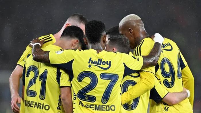 Sarı-Lacivertliler’in hücumdaki en büyük silahları olan Talisca ve Asensio, maç fark etmeksizin takımlarını sırtlamaya devam ediyor. Üstelik son dönemde bu isimlere Kerem Aktürkoğlu da eklendi. Müthiş 3’lü, rakip savunmaların kâbusu oldu.