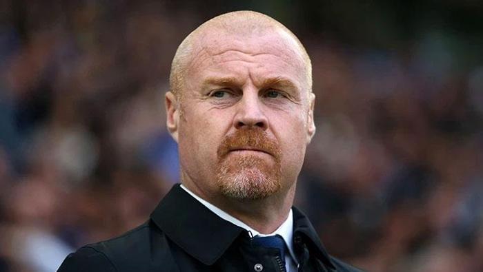 Fenerbahçe’nin Avrupa Ligi Play-Off turundaki rakibi Nottingham Forest, Premier Lig’de sıkıntılı bir dönemden geçiyor. Hafta içinde lig sonuncusu Wolverhampton ile golsüz berabere kalınmasının ardından menajer Sean Dyche’ın görevine son verilmişti.