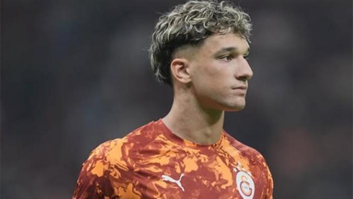 Galatasaray'da Çağrı Balta sıkıntısı devam ederken, süreçte yeni bir gelişme yaşandı. Sarı-kırmızılıların 2.5 yıllık sözleşme teklifi yaptığı genç futbolcuya verilen süre Milliyet'e göre bu akşam doluyor.