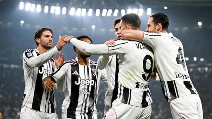 İlk maç öncesi TuttoJuve muhabiri Mirko Di Natale FANATİK'in sorularını yanıtladı. Bu karşılaşmada favorinin Juventus olduğunu söyleyen Di Natale milli yıldızımız Kenan Yıldız ve Galatasaray'ın dünyaca ünlü hücum ikilisi Victor Osimhen ve Mauro Icardı hakkında dikkat çeken ifadeler kullandı.