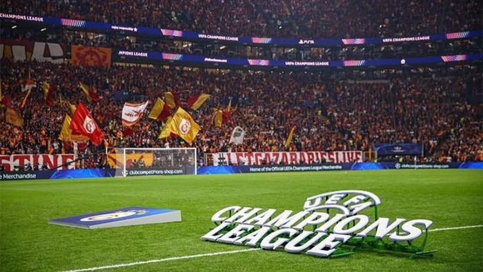 👉İstanbul deplasmanı, özellikle Rams Park atmosferi, Juventuslu oyuncular için ne kadar belirleyici olabilir?  💬“Böylesine ateşli bir stadyumda oynamanın her futbolcu için zor olduğunu düşünüyorum. Galatasaray’a saygı duyulmalı, ancak bu saygı abartılmamalı. Aşırı saygı, beraberinde korkuyu getirir. Salı günü Juventus’un korkmaması gerekiyor. Rövanş öncesinde olumlu bir sonuçla ayrılabilmek için ciddi ve iyi hazırlanılmış bir maç ortaya koymaları şart.”