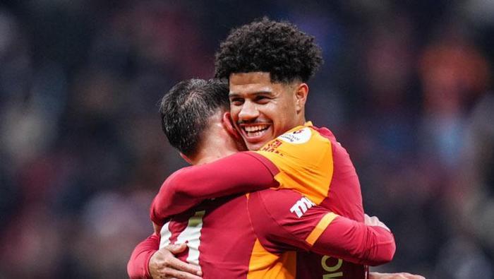 'GERİ DÖNMEK İSTİYORUM'
Kariyerinin bir döneminde Sao Paulo'ya geri dönmek istediğini belirten Brezilyalı oyuncu,