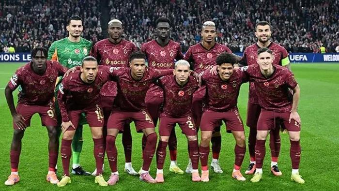 Karşılaşma öncesi dikkat çeken bir diğer istatistik ise Galatasaray’ın İtalyan takımlarına karşı kendi sahasında tam 63 yıldır kaybetmemiş olması. Son yenilgi, 23 Ocak 1963 tarihinde Şampiyon Kulüpler Kupası çeyrek final ilk maçında Milan’a karşı alındı (1-3). O tarihten sonra evinde İtalyan ekiplerini ağırlayan Galatasaray, 12 maçta 8 galibiyet ve 4 beraberlik elde etti.