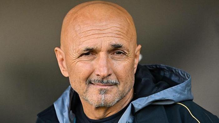 'SPALLETTI İLE TARTIŞMADIK'
Napoli'de hocası olan Luciano Spalletti ile tartışma yaşadığına dair iddiaları reddeden Osimhen, 