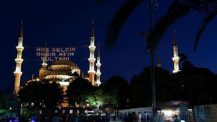 İzmir İftar Saati 2026 | İzmirde oruç kaçta açılacak, akşam ezanı saat kaçta Diyanet Ramazan imsakiyesi