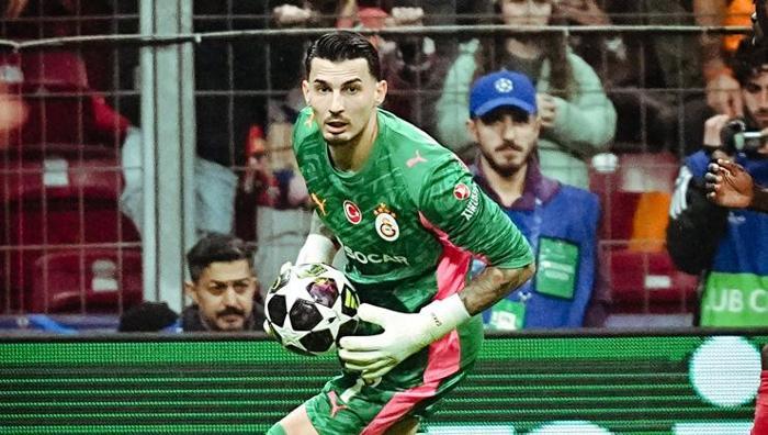 THE GUARDIAN
Galatasaray, Juventus'u bozguna uğrattı. Sarı-kırmızılılar, 10 kişi kalan Juventus'u ezici bir şekilde mağlup etti, Noa Lang ve Gabriel Sara ise göz kamaştırıcı performanslarıyla öne çıktı.