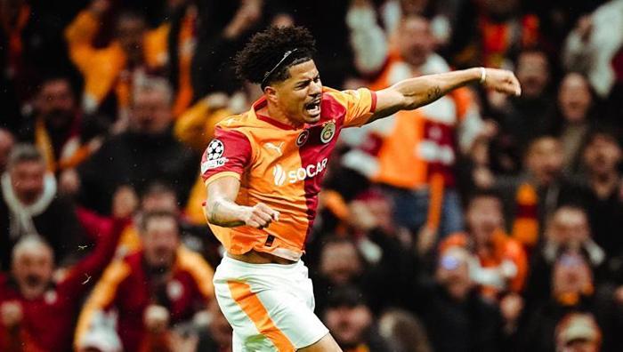 Sosyal medyada İtalyan taraftarların yorumları da büyük ses getirdi. Bir İtalyan futbolsever kendisine ait X hesabı üzerinden; 