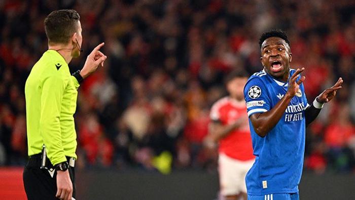 Jamie Carragher: Mourinho bunu söyleyecek son kişi