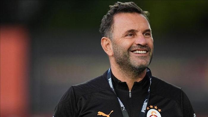 Galatasaray Teknik Direktörü Okan Buruk, geçen yaz tartışmalı bir şekilde sonuçlanmayan ve istenen sonuca yaklaşamayan Inter'in yıldız oyuncusu Hakan Çalhanoğlu'nun peşini bırakmadıklarını ima etti.