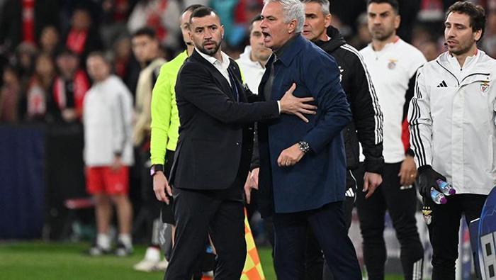 MOURINHO ELEŞTİRDİ