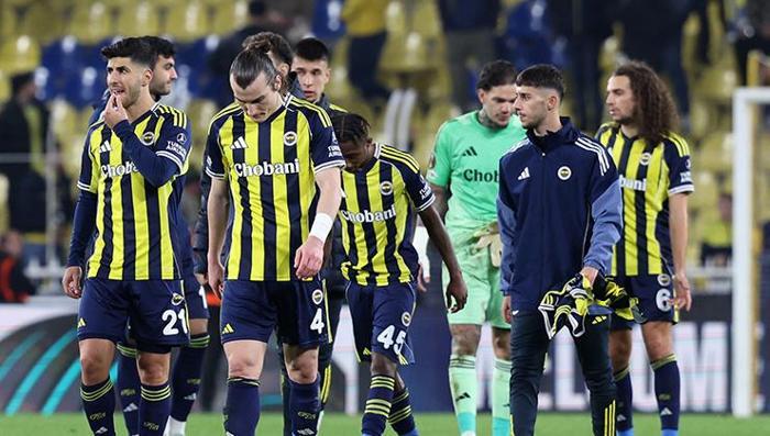 UEFA Avrupa Ligi son 16 play-off turu ilk maçında Fenerbahçe, İngiltere Premier Lig ekibi Nottingham Forest’ı konuk etti. Sarı-lacivertliler, ilk yarısını 2-0 geride kapattığı mücadeleden 3-0 mağlup ayrılarak tur şansını zora soktu.