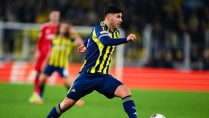 ASENSIO KAYBOLDU
Sarı-Lacivertliler’in pozisyona bile girememesinin belki de en önemli nedeni, Marco Asensio’nun adeta sahadan silinmesiydi. Vitor Pereira, özellikle Sangare’yi İspanyol yıldıza yakın oynattı. 28 yaşındaki oyuncu, Asensio’ya adeta göz açtırmadı.