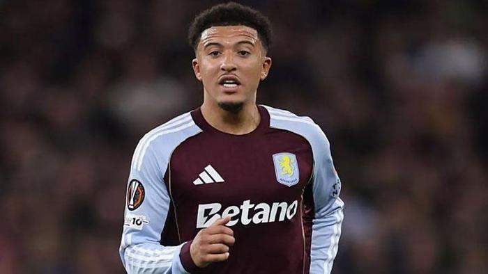 FENERBAHÇE ÇOK İSTEKLİ
İngiltere'de çıkan haberlerde de Fenerbahçe'nin şimdiden Jadon Sancho konusunda istekli olduğu ve yıldız futbolcuya resmi teklif götürebileceği vurgulandı.