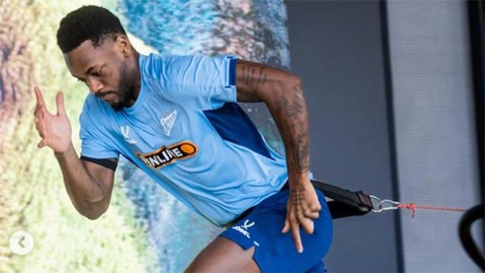 Saha dışında da takım ve takım personeliyle sorunlar yaşadığı ve Başkan Sadettin Saran'ın da kazanmak adına yoğun çaba harcadığı iddia edilen Jhon Duran'ın Fenerbahçe kariyeri geride bıraktığımı ara transfer döneminde son buldu.