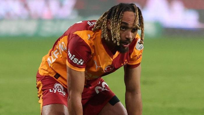 Mücadelenin ardından FANATİK yazarları, Sarı-Kırmızılılar'ın performansını köşe yazılarında değerlendirdi. Usta isimlerden özellikle Okan Buruk için sert eleştirilere geldi.