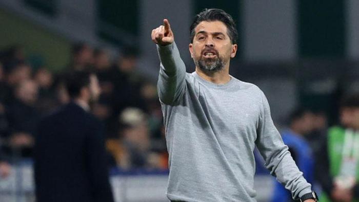 İLHAN PALUT: GALATASARAY'I DENGESİZ YAKALADIĞIMIZ ANLAR OLDU
Müsabakanın ardından düzenlenen basın toplantısında açıklamalarda bulunan Konyaspor Teknik Direktörü İlhan Palut,