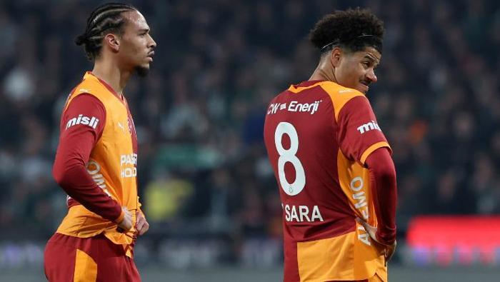 MAÇIN KAZANANI ATİLLA KARAOĞLAN / BURAK ÖZDEMİR - FANATİK
Juventus ile oynanan maçın ardından Okan Buruk'un rotasyon yapmasını bekliyordum, ancak bu kadar sert bir rotasyona ihtimal vermemiştim. Öyle bir rotasyon ki, takımda iki tane sol bek olmasına rağmen, Konya'da savunmanın solunda Roland Sallai ile başlamayı tercih etti Okan Buruk. 5 oyuncu değişikliği yapma hakkının olduğu bir ortamda bu kadar sert bir rotasyon çok anlamsızdı.