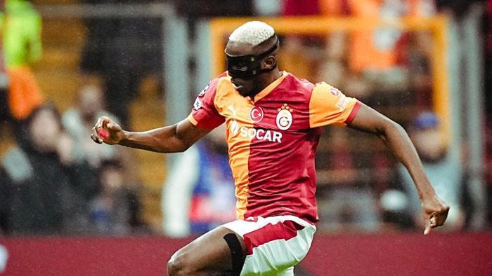 EN BÜYÜK KOZ
Osimhen’in, Galatasaray’ın Juventus ile deplasmanda oynayacağı rövanş mücadelesinde forma giyebilecek durumda olduğu vurgulandı. Sarı Kırmızılılar’da teknik heyetin en büyük kozu olan golcü futbolcunun herhangi bir sağlık problemi bulunmuyor. Bu gelişme, kritik rövanş öncesi camiada moralleri yükseltti. Avrupa sahnesinde fark yaratan Osimhen’in yeniden ilk 11’deki yerini alması bekleniyor.