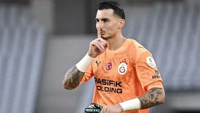 “Liverpool maçında galibiyete inanmıştık. Taraftarımızın harika desteğinin rakibi de etkilediğini düşünüyorum. Liverpool çok büyük bir takım ama Galatasaray, taraftarıyla birlikte iç sahada oynadığı her maçın favorisidir. Çok gurur duyduğum maçlar oynadık. Galatasaray formasıyla bu şansları yakaladığım için çok mutluyum.”