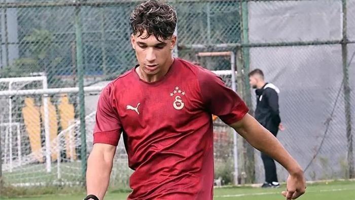 15 Mayıs Cuma günü 18 yaşına girecek futbolcu, Fenerbahçe ile sözleşme imzalayacak. Fenerbahçe transfer için Galatasaray'a 3-4 milyon lira civarında yetiştirme bedeli ve sonraki satıştan yüzde 10 pay verecek.