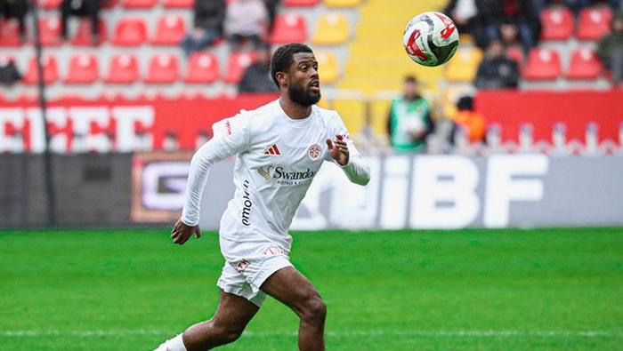 14. ANTALYASPOR
Sezon sonu toplayacağı puan: 33 puan