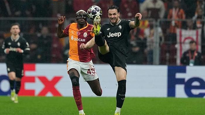 MUHTEMEL 11'LER
Juventus: Di Gregorio, Kalulu, Gatti, Kelly, Kostic, Locatelli, Thuram, Koopmeiners, Conceiçao, McKennie, Kenan.Galatasaray: Uğurcan, Sallai, Sanchez, Abdülkerim, Jakobs, Lemina, Torreira, Sane, Lang, Barış, Osimhen. Karşılaşmanın canlı anlatımı haberimizde olacak.