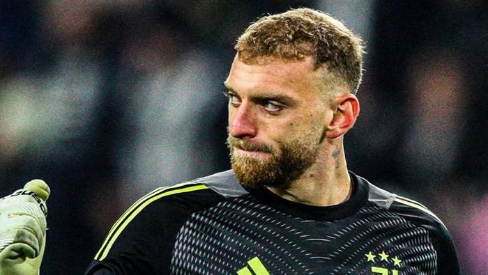 SALI SABAHI BAŞLADI
Çeşitli kaynaklara göre salı sabahı Di Gregorio'ya ve ailesine yönelik daha ciddi tehditler de geldi ve bu durum onu ​​Instagram profilindeki yorum bölümünü devre dışı bırakmaya yöneltti.