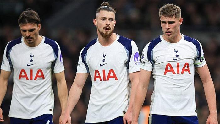 İKİNCİ RAKİP TOTTENHAM
Galatasaray'ın son 16 turundaki ikinci muhtemel rakibi bir diğer İngiliz ekibi Tottenham oldu. Geçtiğimiz sezon Avrupa Ligi'nde sahasında Tottenham ile karşı karşıya gelen sarı-kırmızılılar mücadeleden 3-2 galip ayrılmıştı.