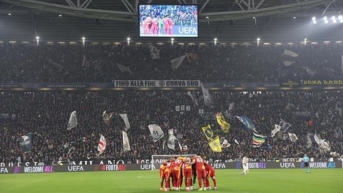 “Yani ne ile başlayayım ki maça? Galatasaray çok iyi, 3-0’dan sonra iyi toparlandı, iki gol attı. Bravo Galatasaray deme şeyimiz var ama bir yandan da futbolun gerçekleri var. Juventus 10 kişi kaldı, sana iki gol attı. Uzatmalarda bile kafa kafaya oynadı. Uzatmalarda hatayı da Spalletti yaptı. Üç oyuncu değişiklik hakkı varken hiçbirini kullanmadı”