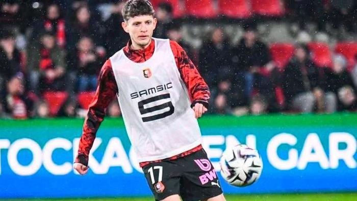 'İHTİYACIM OLAN BUYDU'
Fenerbahçe'den sonra transfer olduğu Rennes ile ilgili de konuşan 26 yaşındaki futbolcu, 