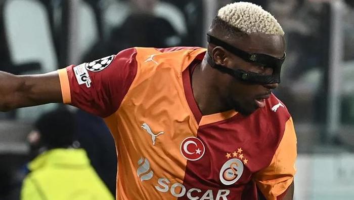 105+1. dakikada Juventus’un ağlarını sarsan Osimhen, çok kritik bir periyotta durumu 3-1’e getirerek, takımının son 16 turuna çıkmasına büyük katkı sağladı. Nijeryalı yıldız, böylece Sarı-Kırmızılı ekibin bu sezon Şampiyonlar Ligi’ndeki başarısında bir kez daha önemli rol oynadı ve 4. kez maçın oyuncusu seçildi. Etkili performansıyla Şampiyonlar Ligi’nde arka arkaya oynanan Liverpool, Bodo/Glimt ve Ajax karşılaşmalarında “maçın en iyi oyuncusu” olan Osimhen, bu ödülü Juventus ile yapılan rövanş karşılaşmasında da aldı.