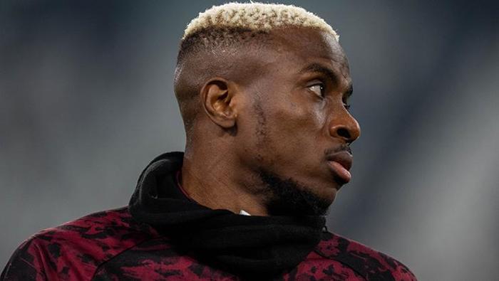 Şampiyonlar Ligi'nde 8 kez sahneye çıkan Victor Osimhen, 4. kez maçın oyuncusu seçildi ve yine büyük bir başarıya imza attı. 13 gole ulaşarak Galatasaray formasıyla Avrupa kupalarında en fazla ağları sarsan yabancı olan Nijeryalı santrforun son dönemde mutsuz olduğu söyleniyordu.