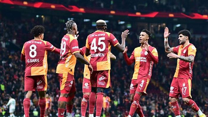 Süper Lig'in 24. haftasında Galatasaray sahasında ağırladığı Alanyaspor'u 3-0 mağlup etti. Sarı-kırmızılı ekibe galibiyeti getiren golleri Sacha Boey, Lucas Torreira ve Victor Osimhen kaydetti.