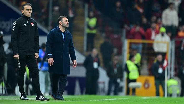 “Biz gerçekten yıldızlarla mı maçı kazanıyoruz, yoksa takımın mı bir oyunu var? Bana göre %55 yıldızlarla kazanıyoruz. %45 de eğer haftada 1 maç oynuyorsak takımla birlikte kazanılan galibiyetler.”