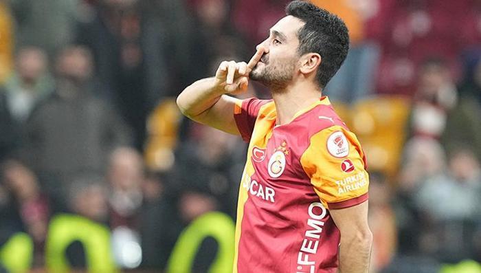 'EN BÜYÜK YANILGI...'
Profesyonel futbolcu hayatıyla ilgili en büyük yanılgı nedir?Birçok insan başarı ve paranın bir kalkan görevi gördüğüne, 