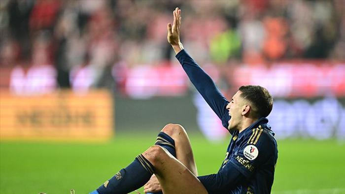 SAKATLIKLAR MASAYA YATIRILACAK
İddiaya göre teknik ekiple yapılacak olan toplantıda, oyunda yaşanan düşüşün ve özellikle darbeye bağlı olmayan sakatlıkların neden bu kadar çok arttığının masaya yatırılacağı kaydedildi.