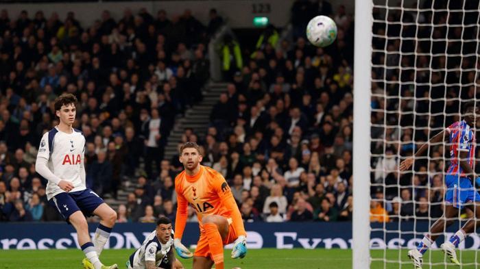 TOTTENHAM, PALACEA DA KAYBETTİ