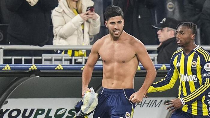 PERFORMANSI
Sarı lacivertlilerde Asensio, 11 gol, 9 asistlik katkısı ile takımın en önemli oyuncuları arasında yer alıyor.
