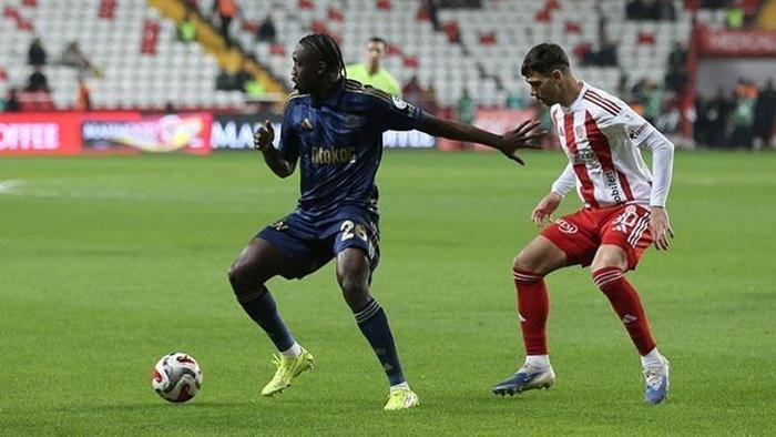 'FENERBAHÇE İÇİN BELİYLEYİCİ OLMAYA BAŞLADI'
Guinefoot sitesinde yer alan değerlendirmede, 