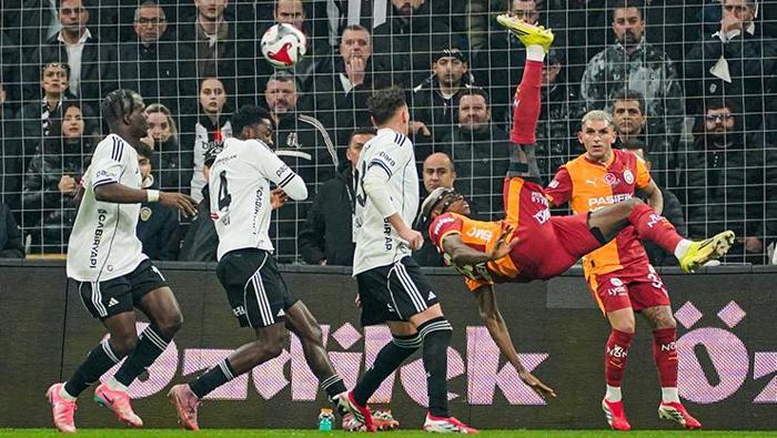 Hasan Şaş Beşiktaş-Galatasaray derbisi sonrası bombaladı Yapı var, kapı var, sapı var dendi...