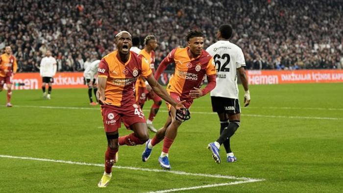 OSİMHEN DÜNYALARI REDDETTİ
Sportif AŞ Başkan Vekili Kavukcu, gördüğü büyük sevginin Nijeryalı yıldız Victor Osimhen'i Galatasaray'a bağladığını dile getirdi. Kavukcu, dizindeki ağrı nedeniyle Süper Lig'in 23. haftasındaki Konyaspor maçında oynayamayan Osimhen için maaşını alamadığı için Konya'ya gitmediği şeklindeki haberlerin hatırlatılması üzerine, 
