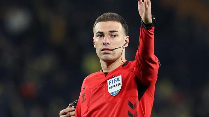 'Tutarsızlık' - Deniz Çoban - Fanatik
Fenerbahçe-Samsunspor maçını yöneten hakem Oğuzhan Çakır, hatalarla dolu bir performans sergiledi. Bu sezonki en fazla kart ve faul hatasının yaşandığı karşılaşmalardan biriydi; bu seviye bir maç için kabul edilemezdi. Sahada 9 sarı kart gösterdi, ancak çoğu tartışmalıydı.