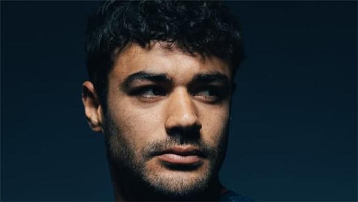 Kabak, geçtiğimiz yıl yaşadığı ön çapraz bağ sakatlığının kariyerindeki en zor dönemlerden biri olduğunu şu sözlerle anlattı: “Çok kötüydü ve kabullenmesi zordu. İyi bir sezon geçirmiştim ve Almanya’daki Avrupa Şampiyonası’nda oynayacaktım. Almanya benim için çok özel bir ülke, bu yüzden büyük bir hayaldi.”