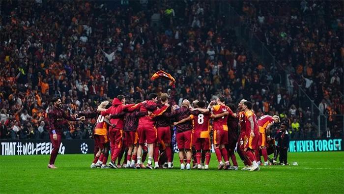 Galatasaray, 2025/26 Sezonu UEFA Şampiyonlar Ligi Son 16 Turu ilk maçında Liverpool ile karşılaşıyor. Lig etabında oynanan maçta Liverpool'u sahasında 1-0 mağlup etmeyi başaran Galatasaray, bir kez daha aynı umutla sahada.