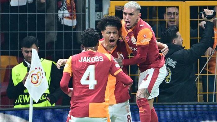 SEZON PERFORMANSI
Sara, bu sezon Galatasaray forması ile toplam 37 resmi maça çıktı. Yıldız isim söz konusu müsabakalarda 6 ve 3 asistlik performans sergiledi.