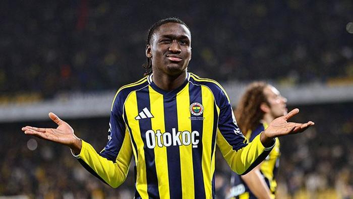 Fenerbahçe'nin 3-2'lik Samsunspor galibiyetinin kahramanı olan Sidiki Cherif, camianın gündemindeki yerini koruyor. Samsunspor karşısında son dakikalarda sahneye çıkarak galibiyet golünü kaydeden Fransız yıldız, ülkesinde de gündem olmayı sürdürüyor.