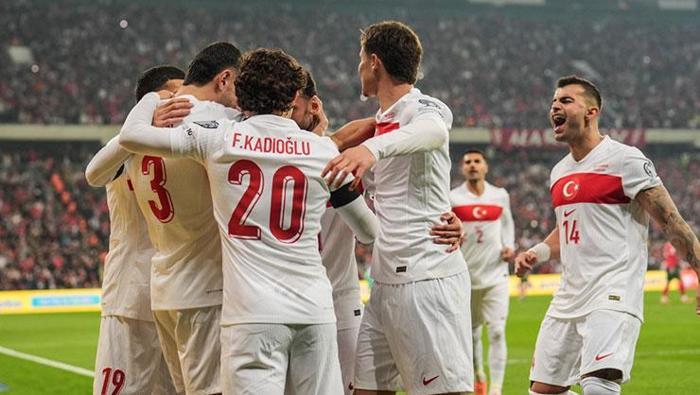 Milli yıldızımıza çok büyük onur Dünyanın en değerli 5. futbolcusu seçildi...