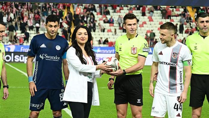 Antalyaspor-Gaziantep FK: Gürcan Hasova