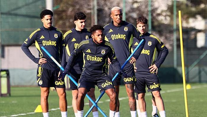 TALISCA GERİ DÖNDÜ
Sarı-lacivertliler, Gaziantep FK maçının hazırlıklarını bu akşam yaptığı antrenmanla tamamladı. Tedavisini tamamlayan Anderson Talisca, dün olduğu gibi bugün de takımla birlikte çalıştı.